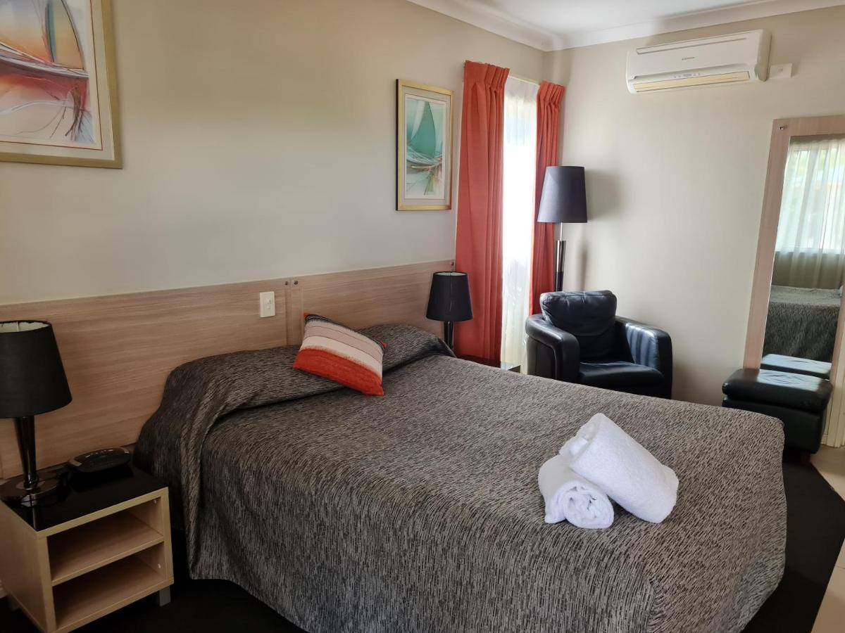 Cobar Central Motor Inn Exterior photo